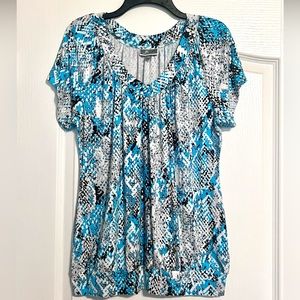 JM Collection Short Sleeve Blue & Grey V Neck Printed Women’s Top